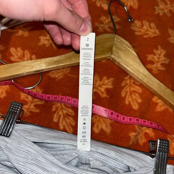 Lululemon Wunder Under High Rise Crop Scalloped Leggings Size 2 - Picture 11 of 16